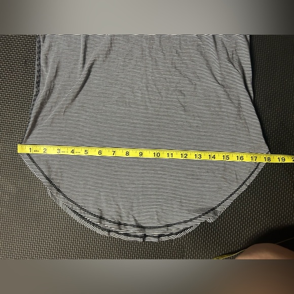 Lululemon Yogini 5 Year Long Sleeve TeeTonka Stripe Black White - Picture 7 of 7